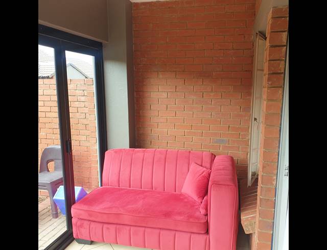 2 BEDROOM SECTIONAL TITLE FOR SALE IN MONAVONI